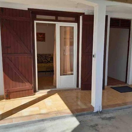 Appartement A Proximite De La Plage Du Bourg ! Sainte-Anne  Buitenkant foto